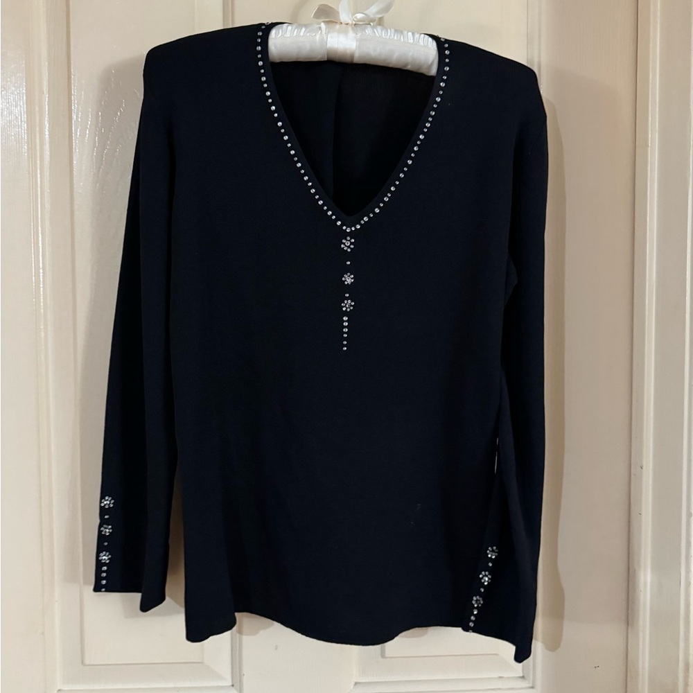 Black long sleeve V neck with designs